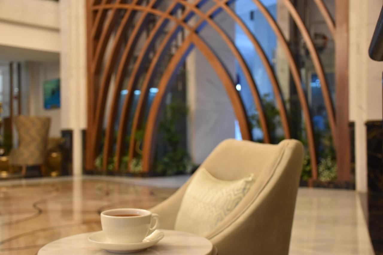 Midan Hotel & Suites Al Aziziya Мека Екстериор снимка